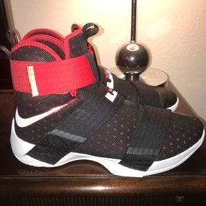 Lebron Soldier 10
